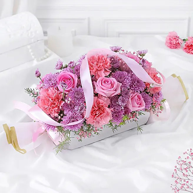 Sweet Mothers Love Rose Arrangement